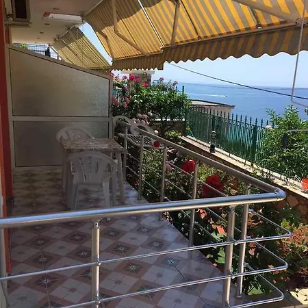 Adriana Apartment Himare